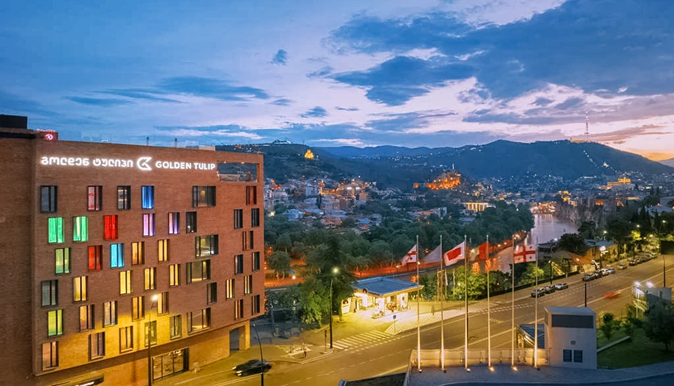 هتل گلدن تولیپ دیزاین تفلیس